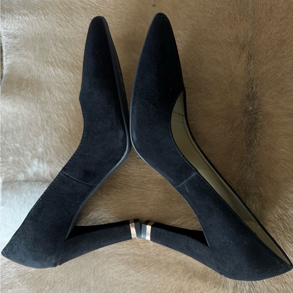 Anne Klein Tonia Suede Black High Heels Gold Heel Band 9 - Picture 3 of 12